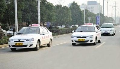 科目三老是不敢踩油门怎么办,科目三是不是教练刹停就算挂了