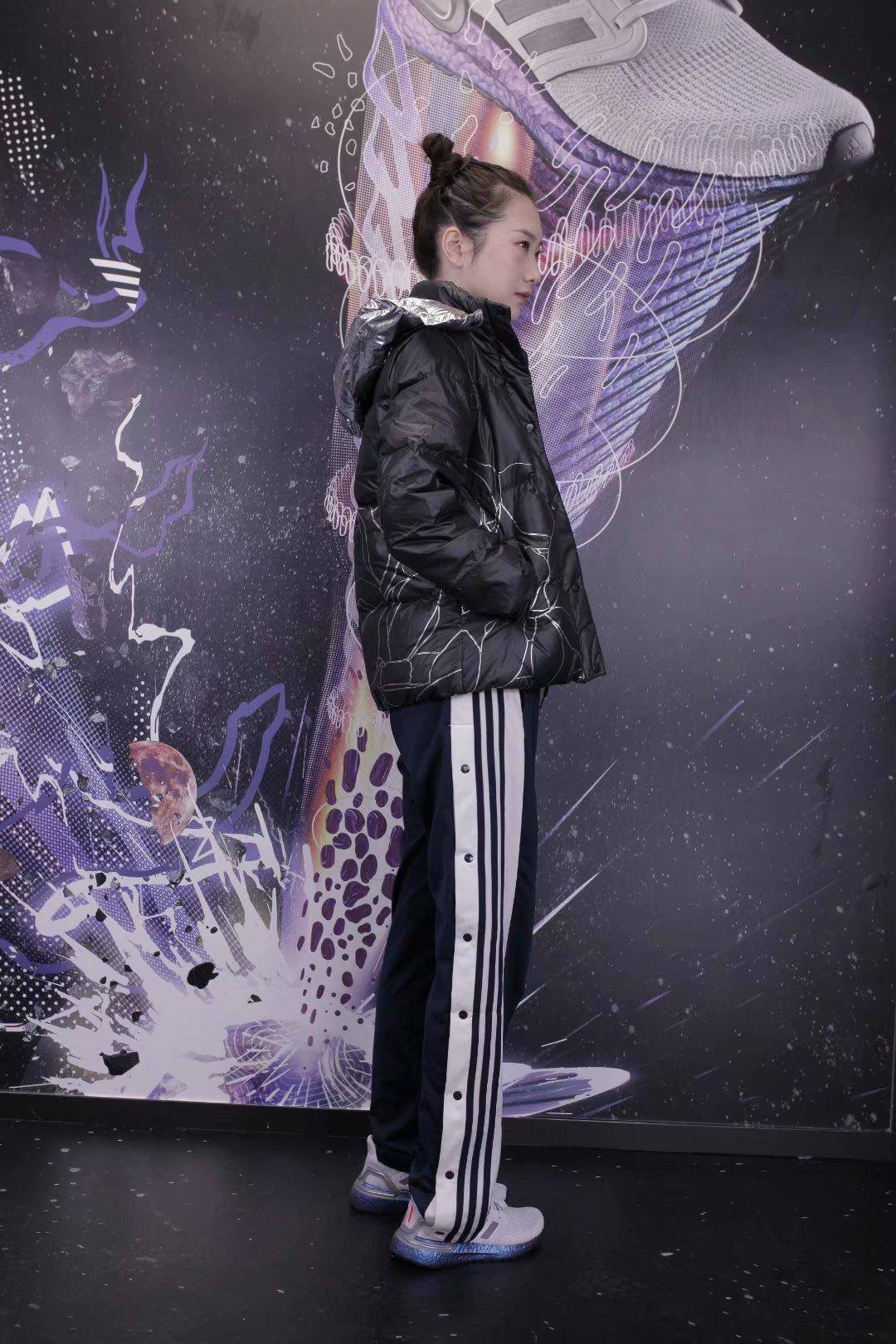 adidas羽绒服长款能水洗吗,adidas羽绒服会冷吗