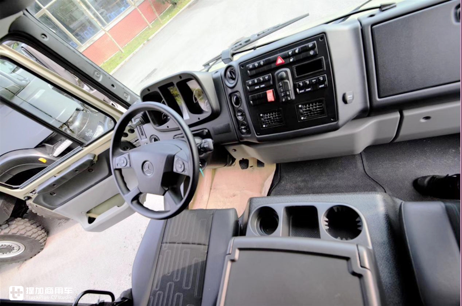 乌尼莫克和阿莫迪罗房车哪个大,阿莫迪罗乌尼莫克u5000房车