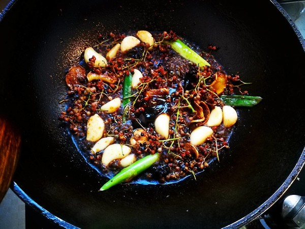 炸花椒油用鲜花椒好还是干花椒好,炸花椒油剩下的花椒如何处理