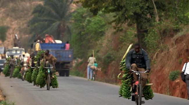 非洲布隆迪，最不发达国家之一，一辆“二八大杠”能养活一家人