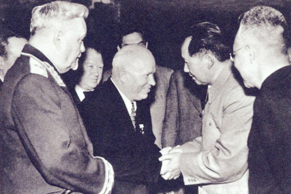 苏美英三国禁止核试验，毛主席对此不以为然，写下一首词强势回应