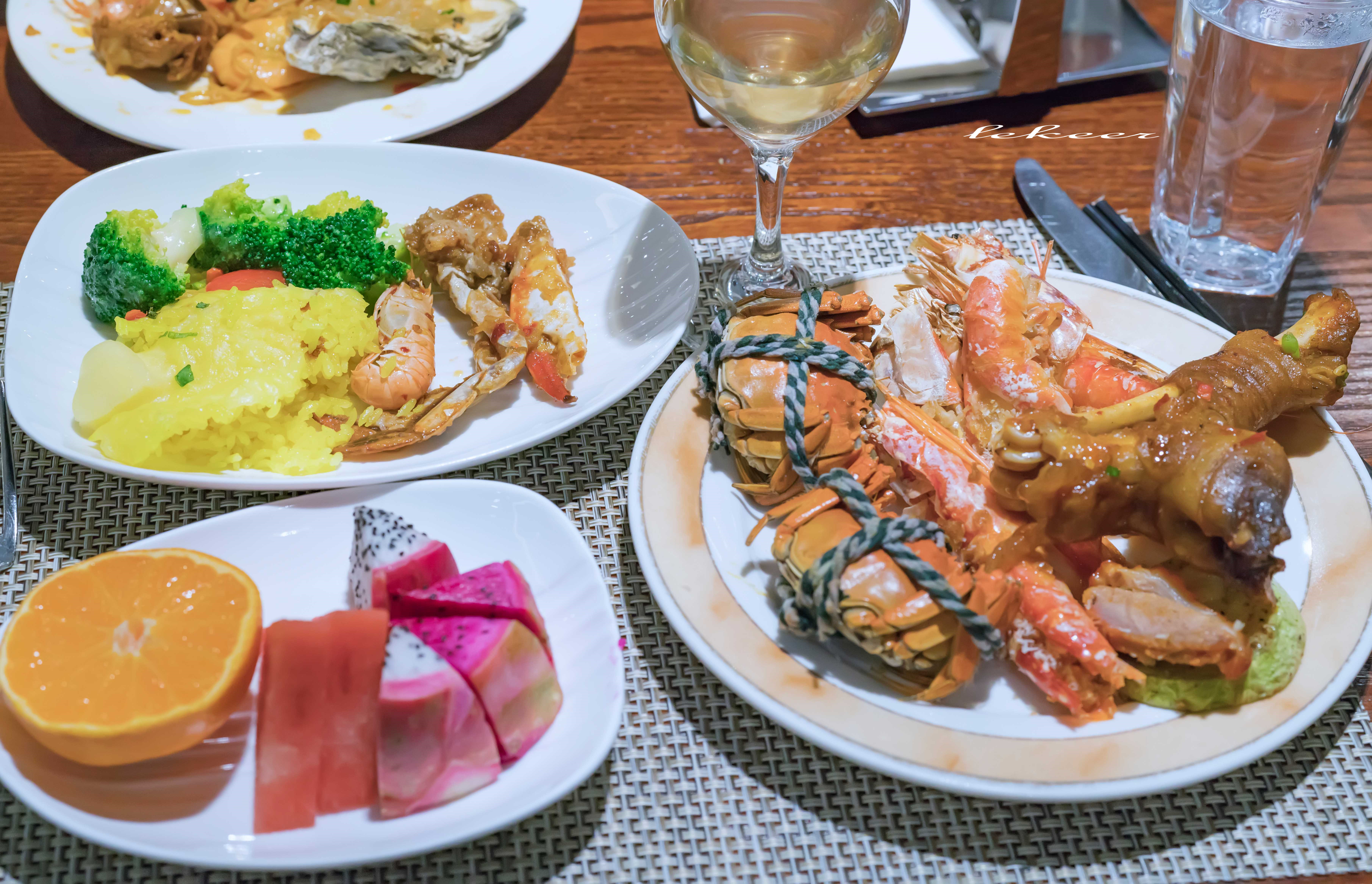 以成都人发誓冬季的乌市体感远比成都舒服而且美食美女也巨多