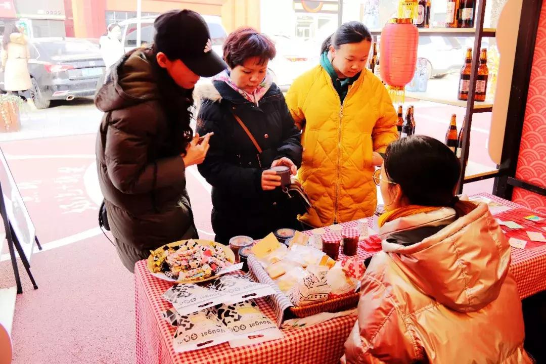 大家庭过年热门话题,过年时家分为几个区域