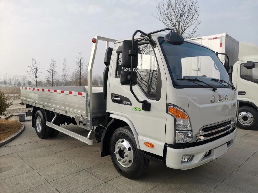 江淮新康铃j6价格是多少国5,江淮骏铃好还是康铃j6好