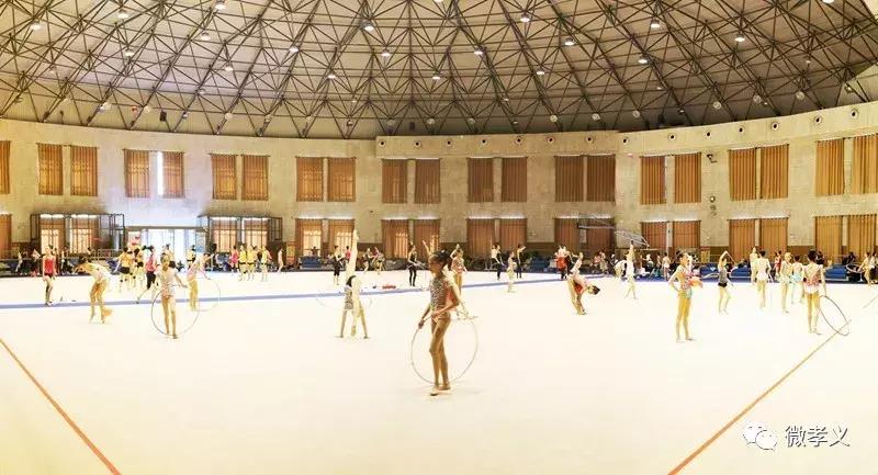 孝义人家门口的艺术体操盛会大赏！近距离感受“地毯上的芭蕾”~~