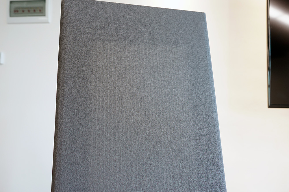 和静电音响不一样？磁力平板音响MagnepanLSR试用