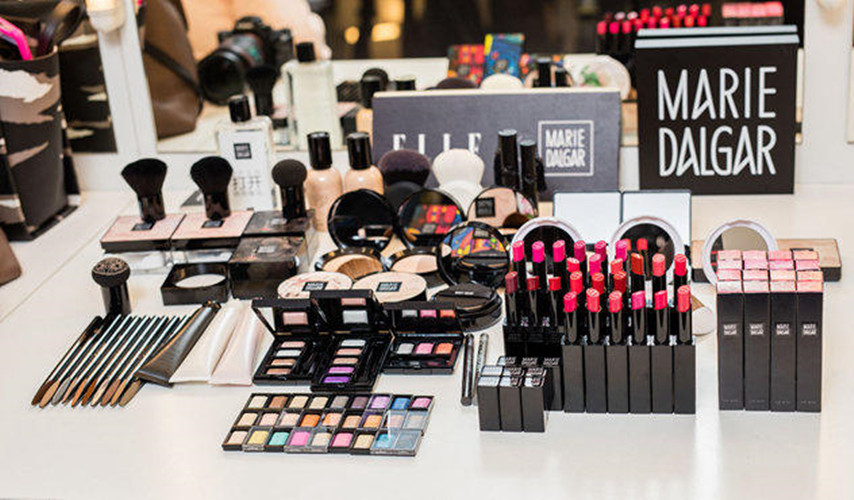 国货发光口红玛丽黛佳,遮瑕盘国货玛丽黛佳