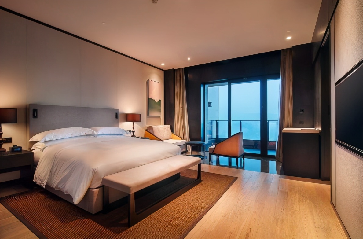 为什么酒店的玻璃都是透明的,酒店玻璃为什么都是透明的