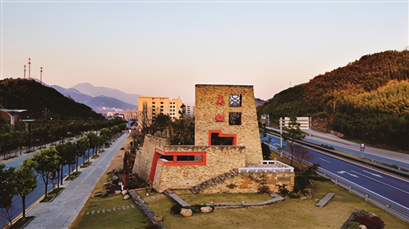 做大做强光电产业,光电产业园建设的有利条件