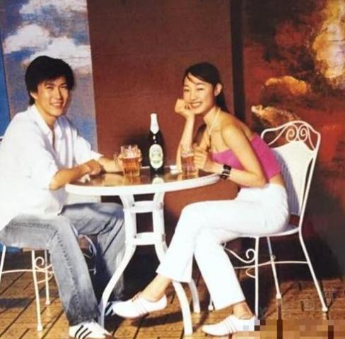 “一指禅”后，白百何频曝新恋情，上演“摸臀杀”的张爱朋去哪了