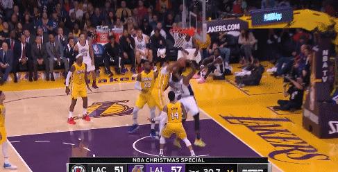 2020詹姆斯季后赛九次盖帽,詹姆斯2022逆天盖帽