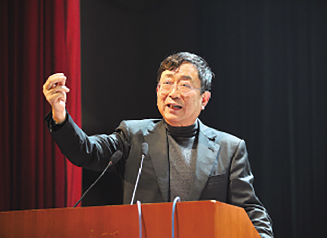 余秋雨为啥身败名裂,余秋雨人物散文