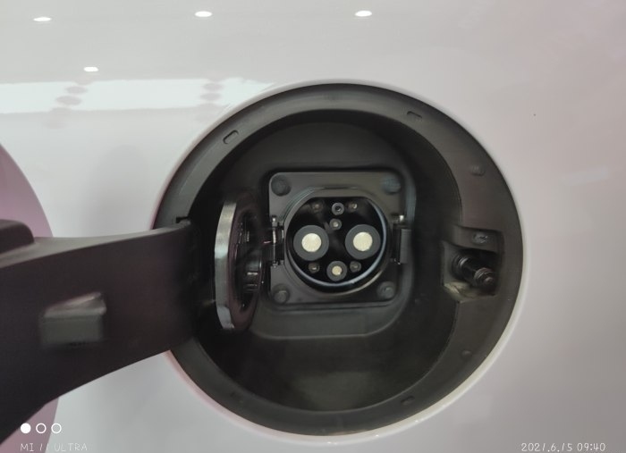 雪域白与普通白漆有区别吗,山脉灰对比雪域白