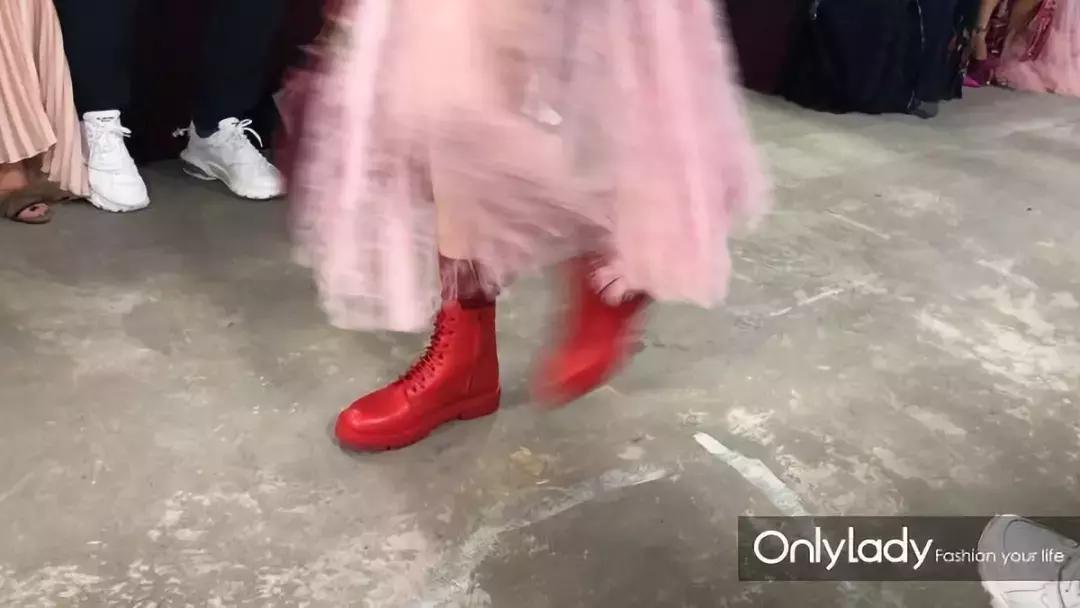 张艺兴valentino东京神图,张艺兴valentino秀场表演