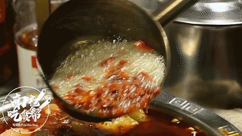 重庆正宗的美蛙鱼头火锅底,确认过眼神这就是你最爱的美食