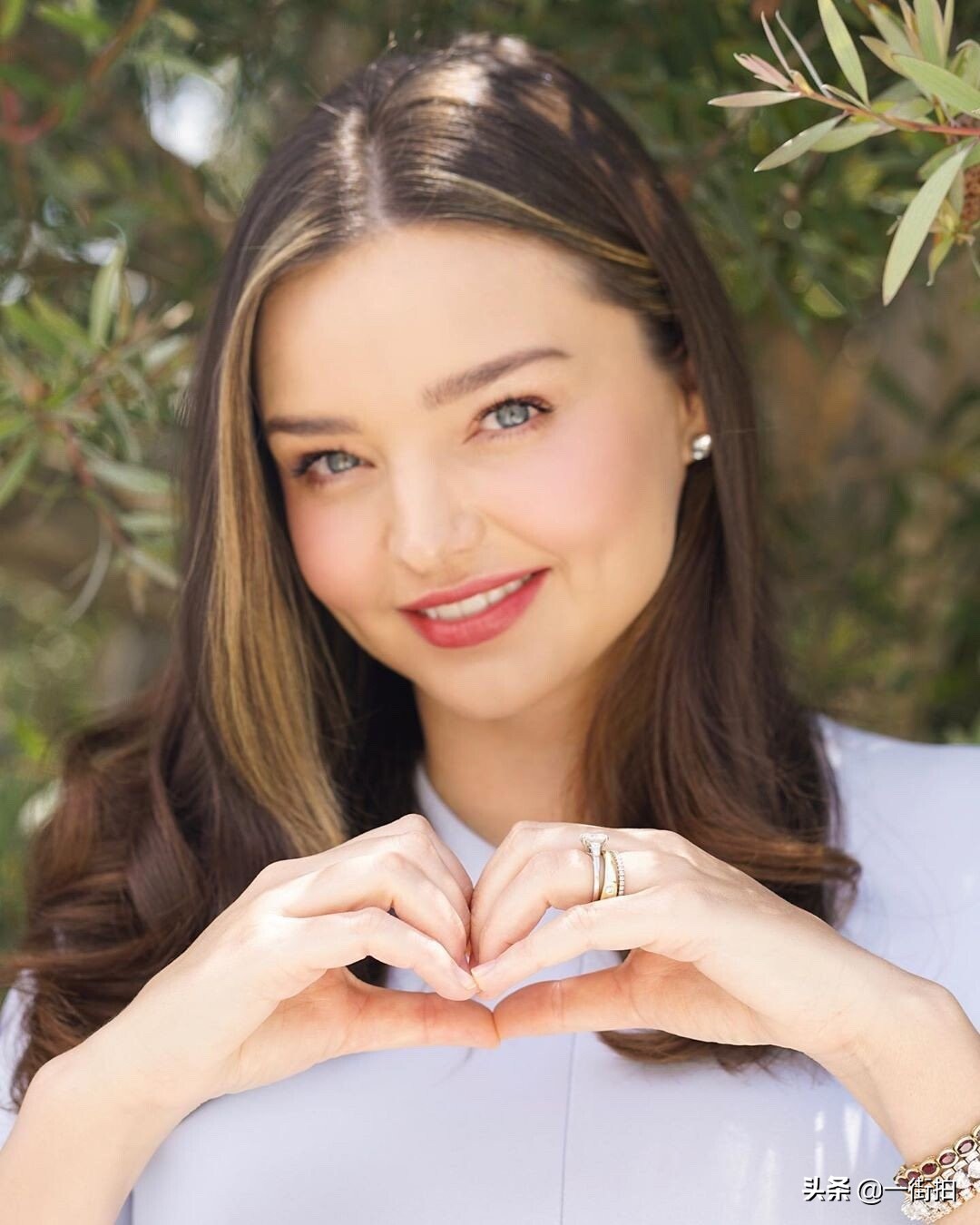 米兰达可儿儿子小开花出街照片,米兰达可儿10岁长子胖成球