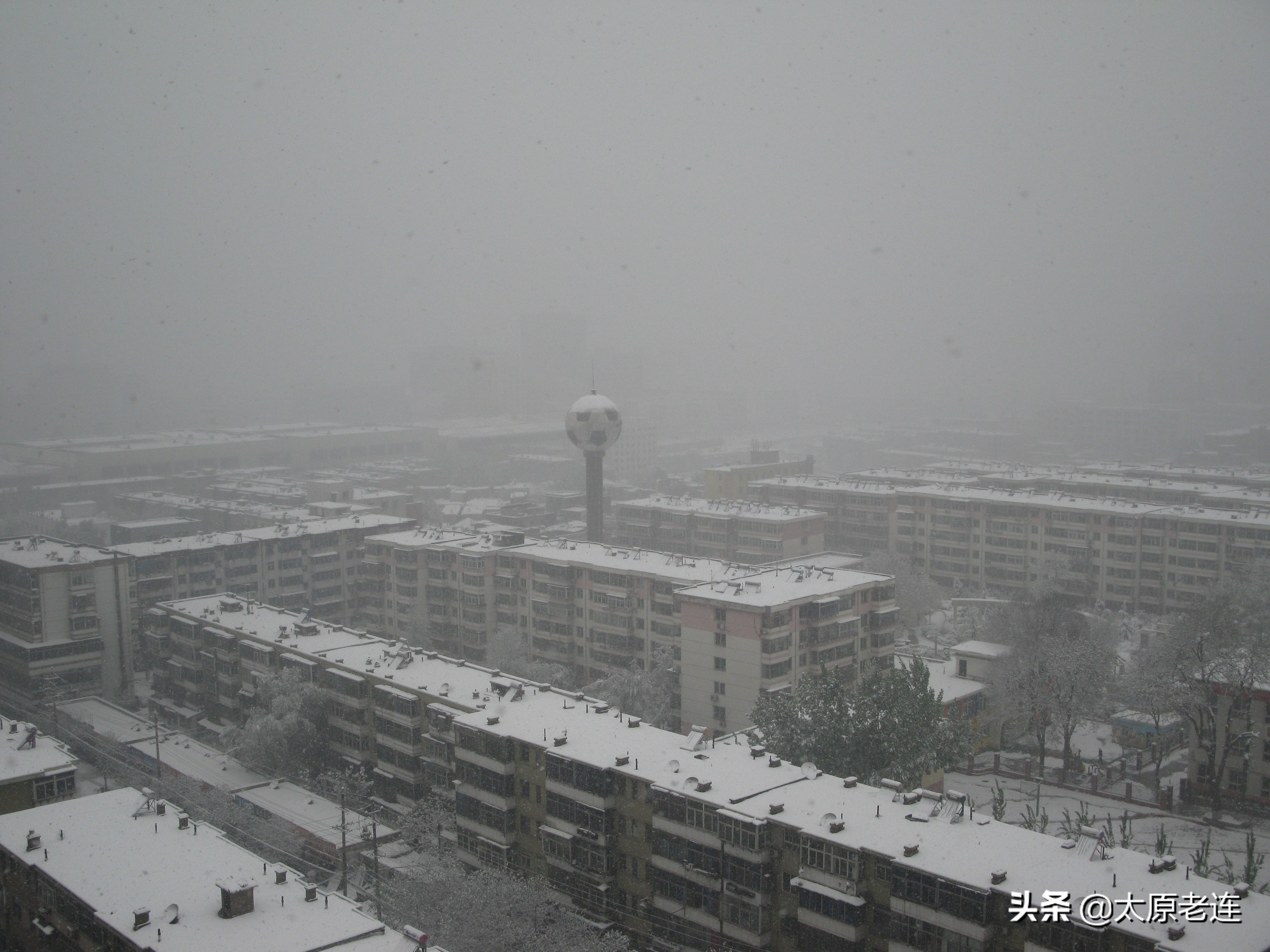 记忆中的老水塔,太原足球水塔