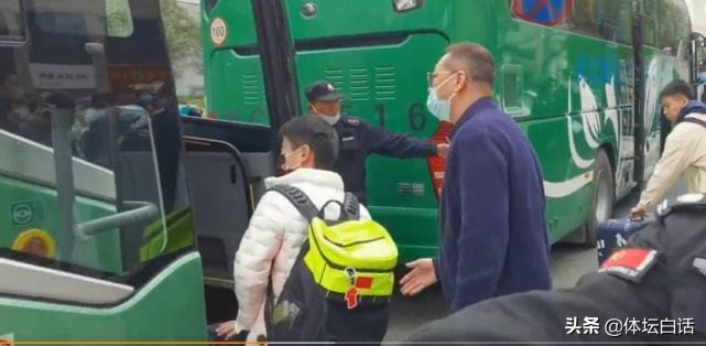 国乒樊振东军装,国乒陈梦新队服