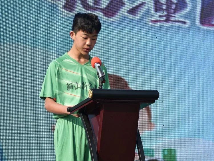 青少年校园足球联赛拉开帷幕,为期多天的校园足球联赛落下帷幕