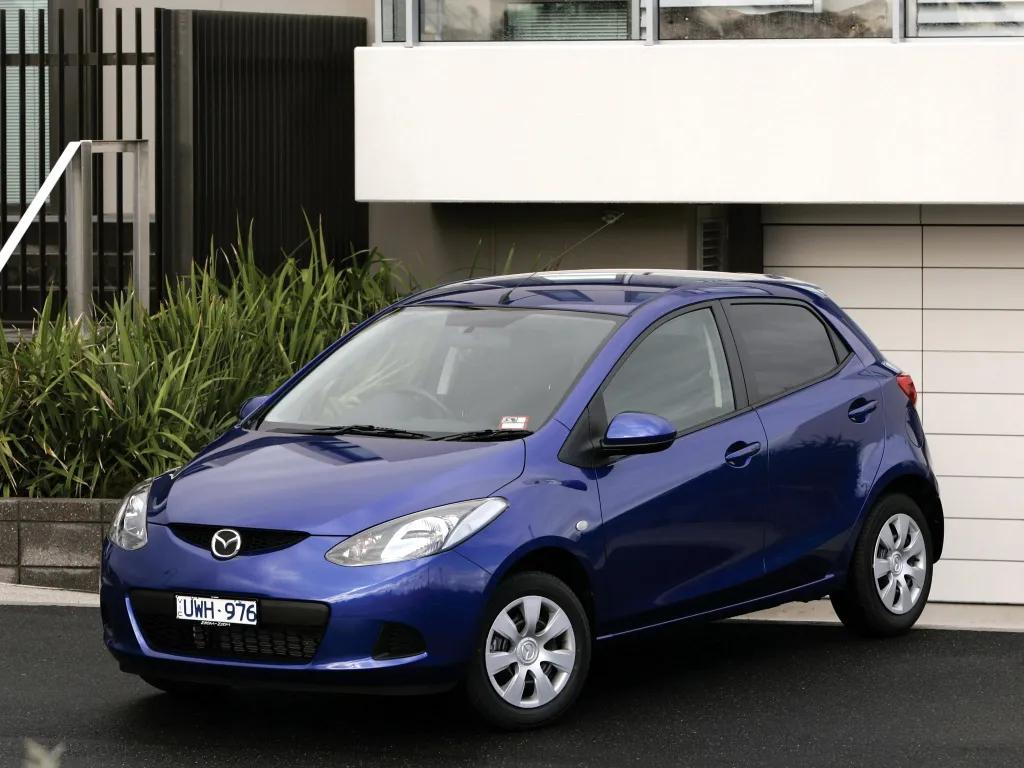 大学生三万推荐买什么车,女生买马自达3适合吗