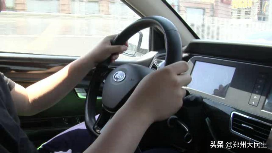 纯电新能源汽车驾驶体验,新能源老年代步车能上路吗