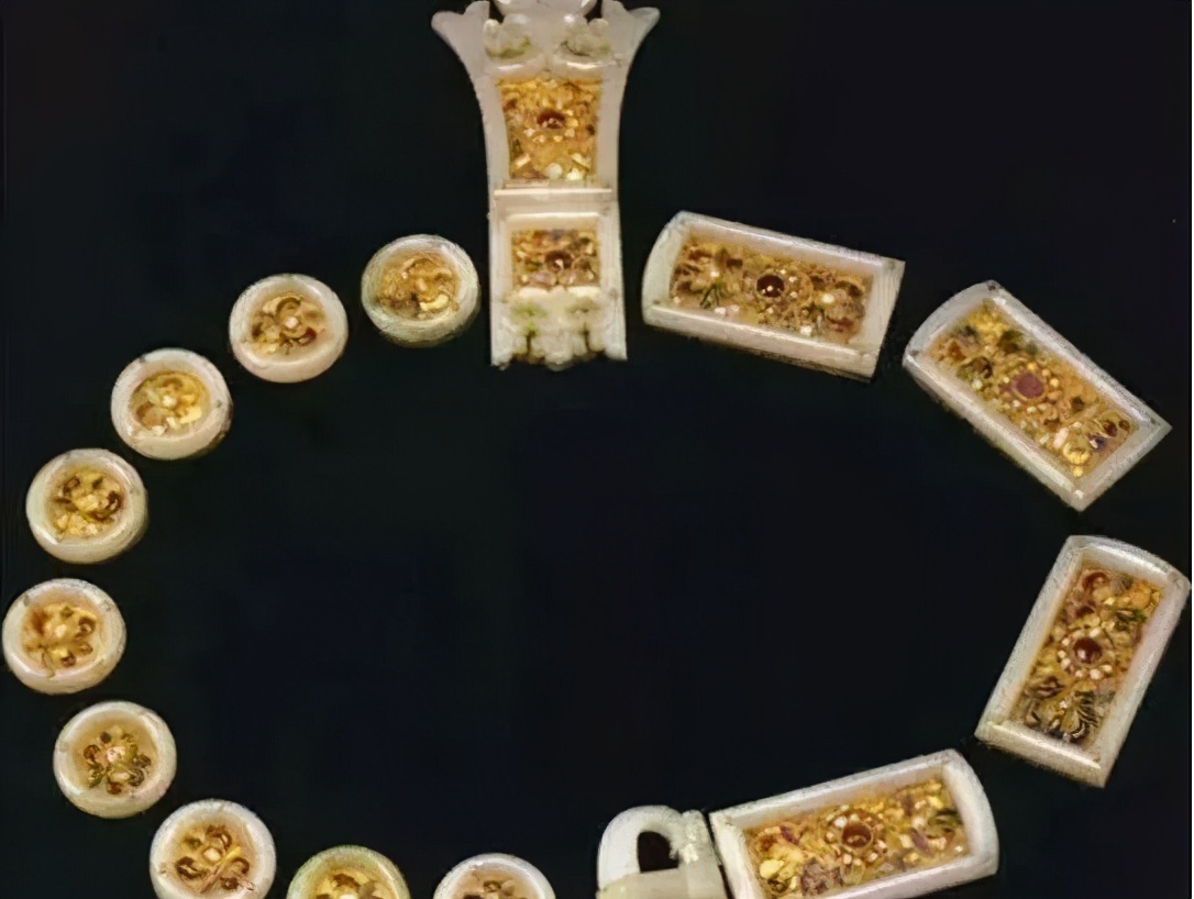 古人传家宝为何传玉不传金,老祖宗选传家宝为什么传玉不传金