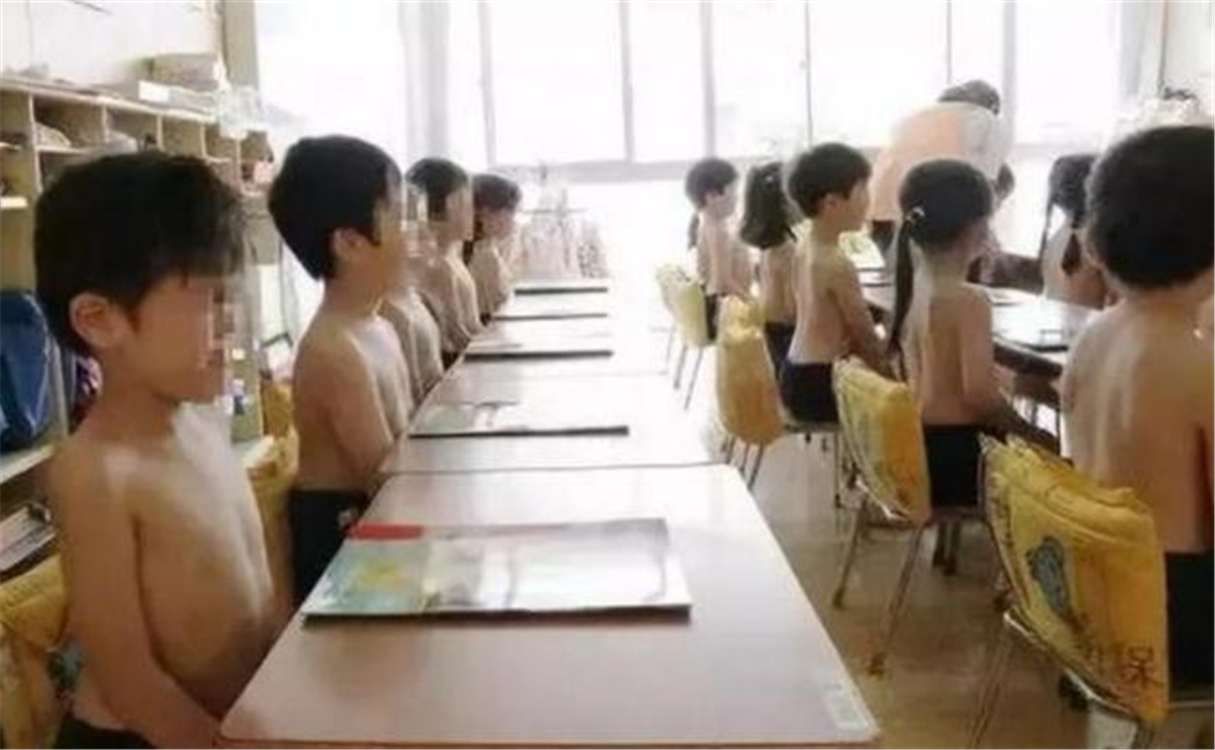 上课“脱衣”刺激发育，日本“裸体教育”惹争议：这不是耍流氓吗