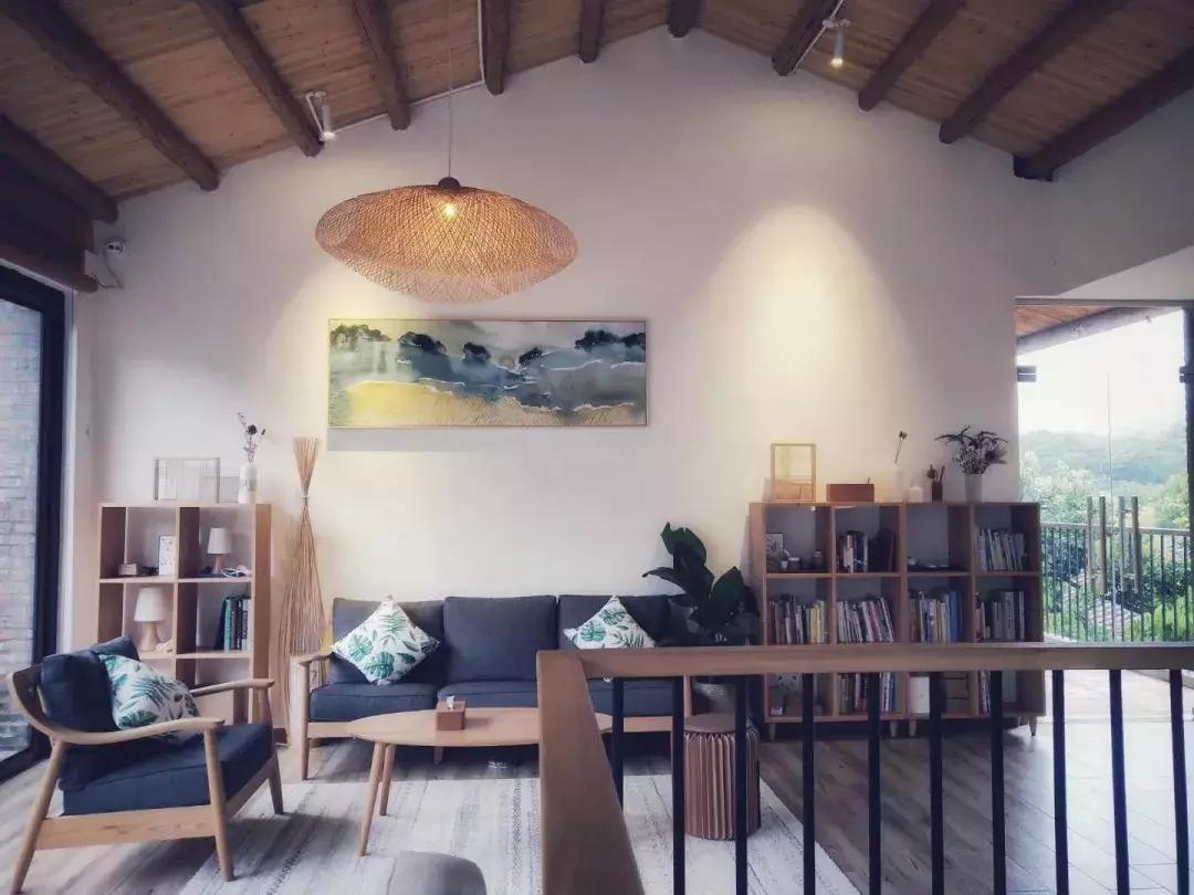 放弃世界顶尖银行工作,他回村当木匠,在废墟上盖出了爆美小院!