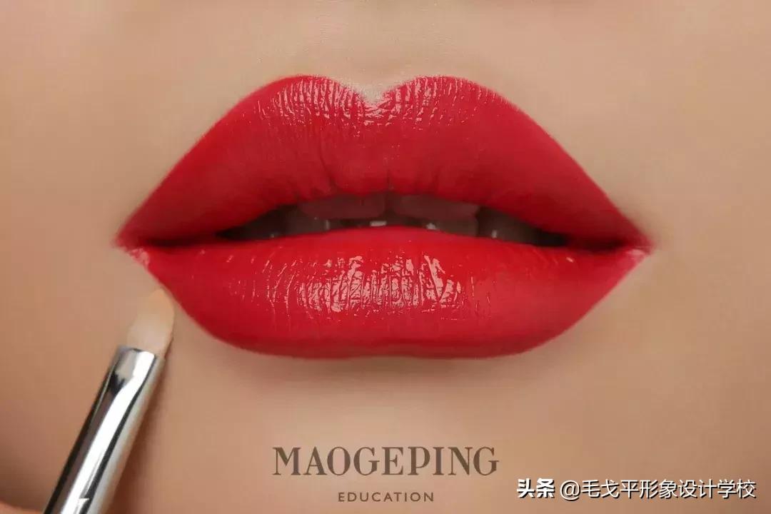 无需p图一键磨皮遮瑕大法,揭秘蘑菇气垫遮瑕磨皮效果