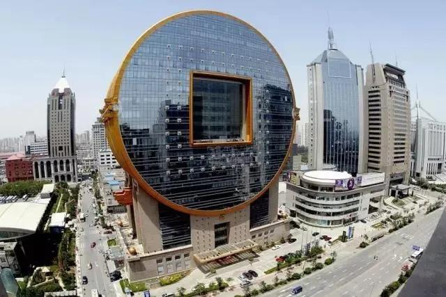 各地的奇葩标志性建筑,最丑的象形建筑