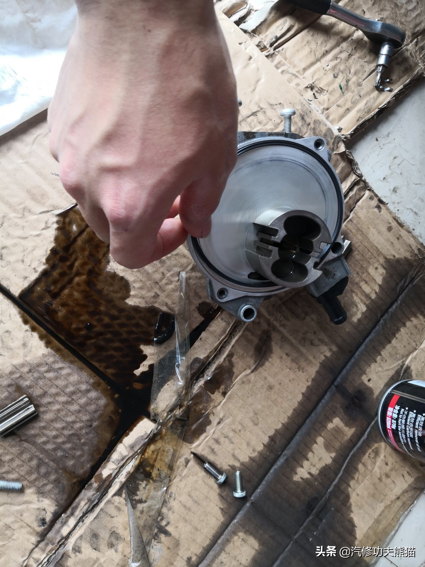 上海大众SUV销量王途观烧机油、漏机油被人乱修一通差点搞报废