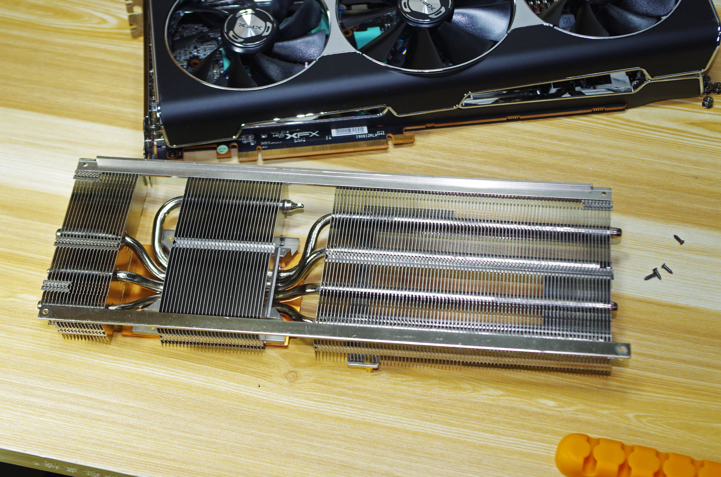 pcie插固态会占用显卡的通道么,pcie延长线对显卡性能测试