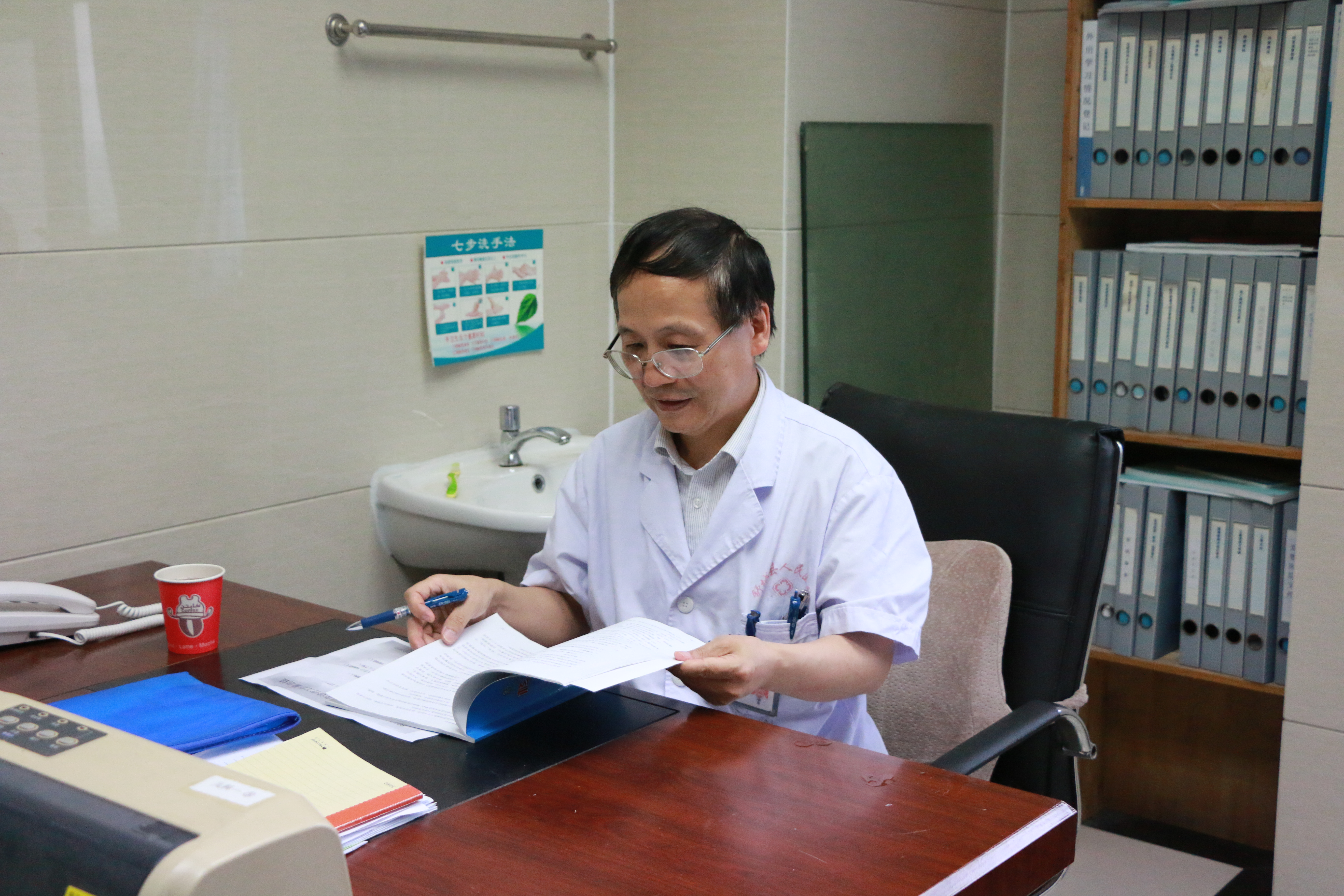 32载致力“哑科”——记舒城县儿科医生石宏的“孩童梦”