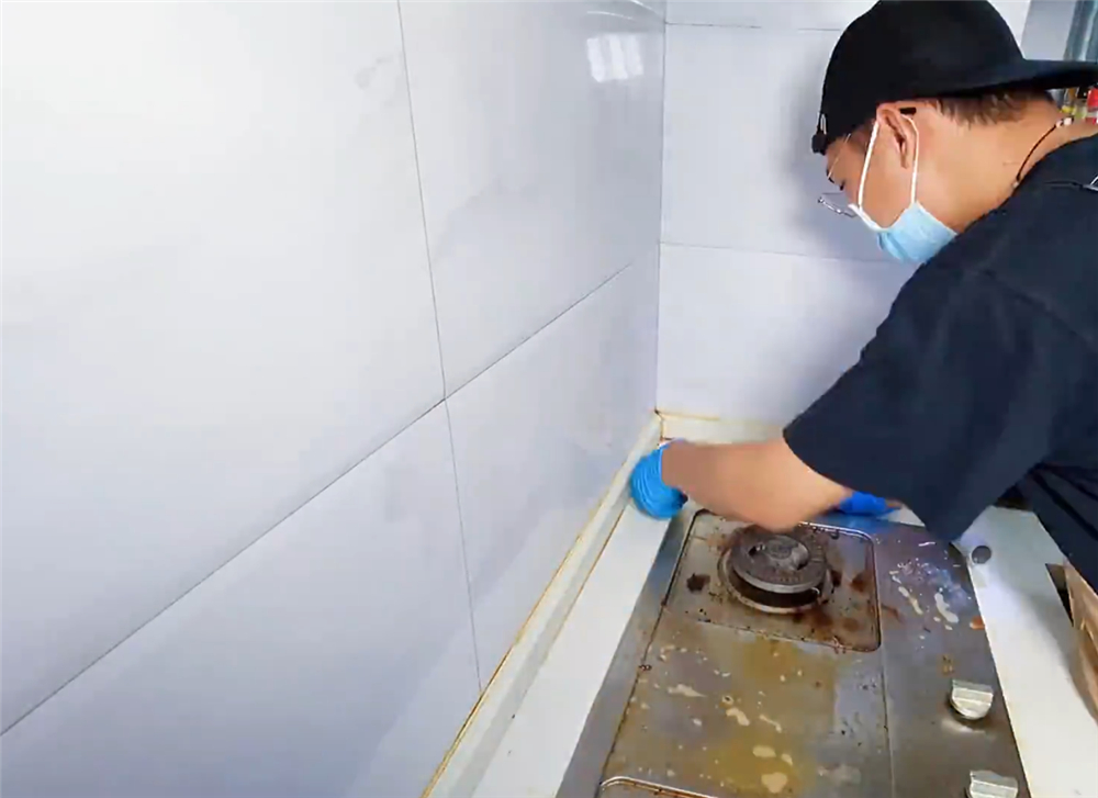 郑州租房的一家人,郑州出租屋搬走租客需要打扫吗