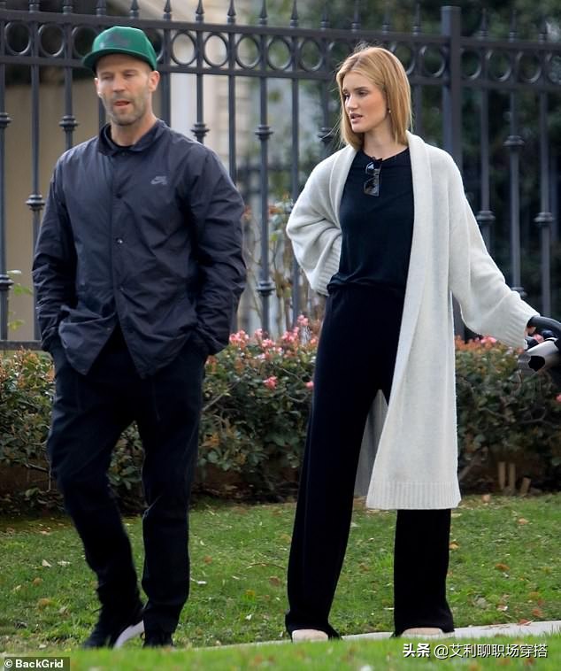 春节宅家睡衣当道，家居服也能时尚又舒适，明星示范居家时髦风