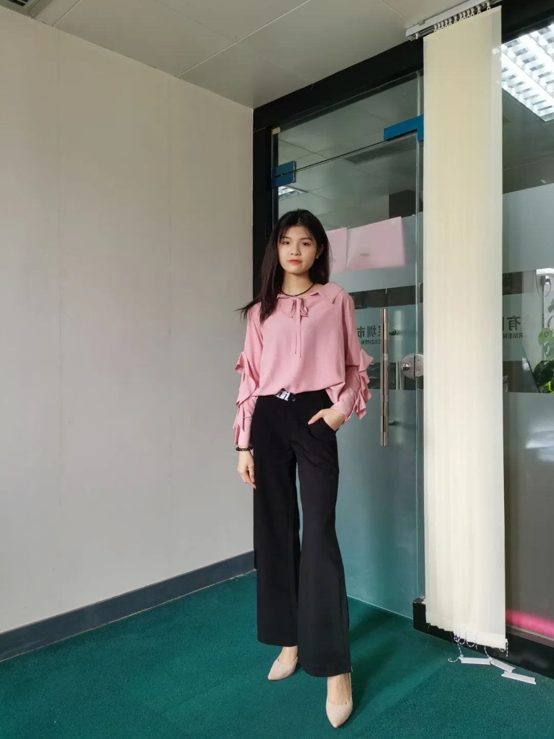 春季如何将基础款穿得高级又时髦,初春穿搭参考春日怎么穿有回头率