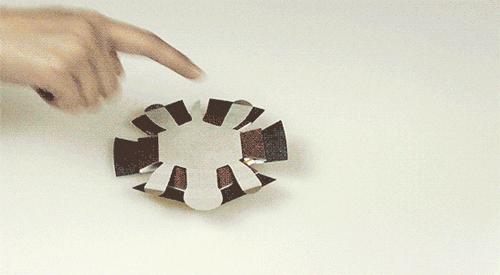 玩折纸是熊孩子？火遍日本的“变态”玩具点醒父母，该给娃启蒙了