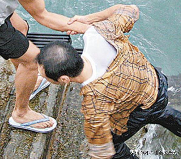 沙溢黄晓明脱发指数,沙溢秃顶头发稀疏