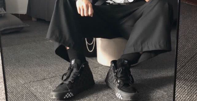 珍惜你的女孩和Vans