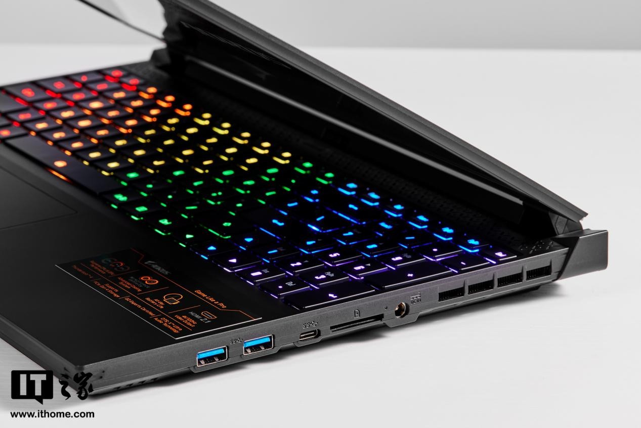 技嘉aorus15-w9笔记本评测,aorus15pxd和r9000k