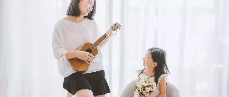 李晨和范冰冰合作不尴尬吗,李晨陪伴范冰冰一起做公益