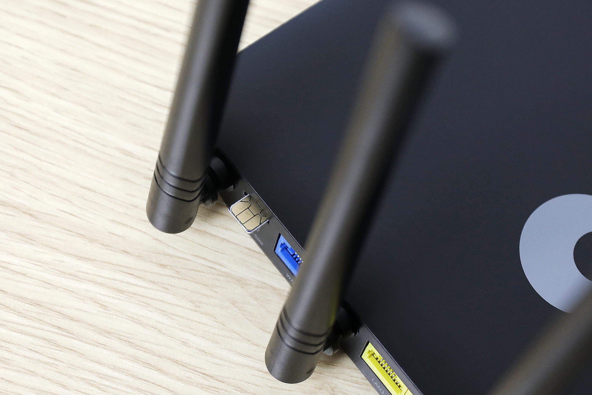 即插即用不需要驱动程序,蒲公英x4c对比华为b311