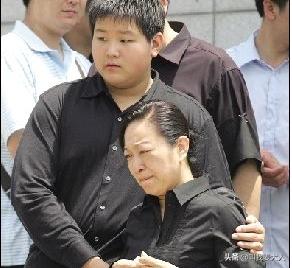 还记得罗京吗?主持新闻联播25年0失误,48岁去世,真相令人动容