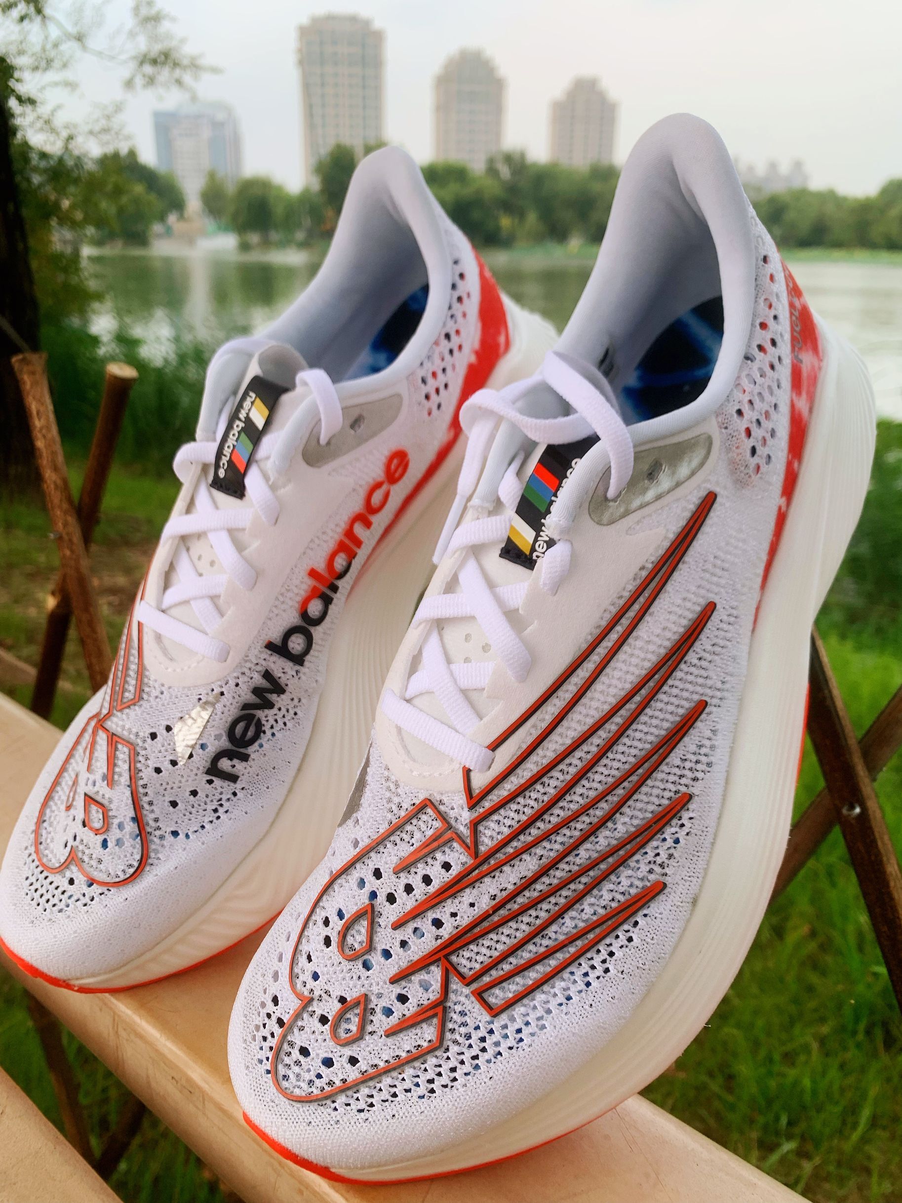 nbfuelcellrcelitev2跑鞋真实测评,nb高颜值复古跑鞋