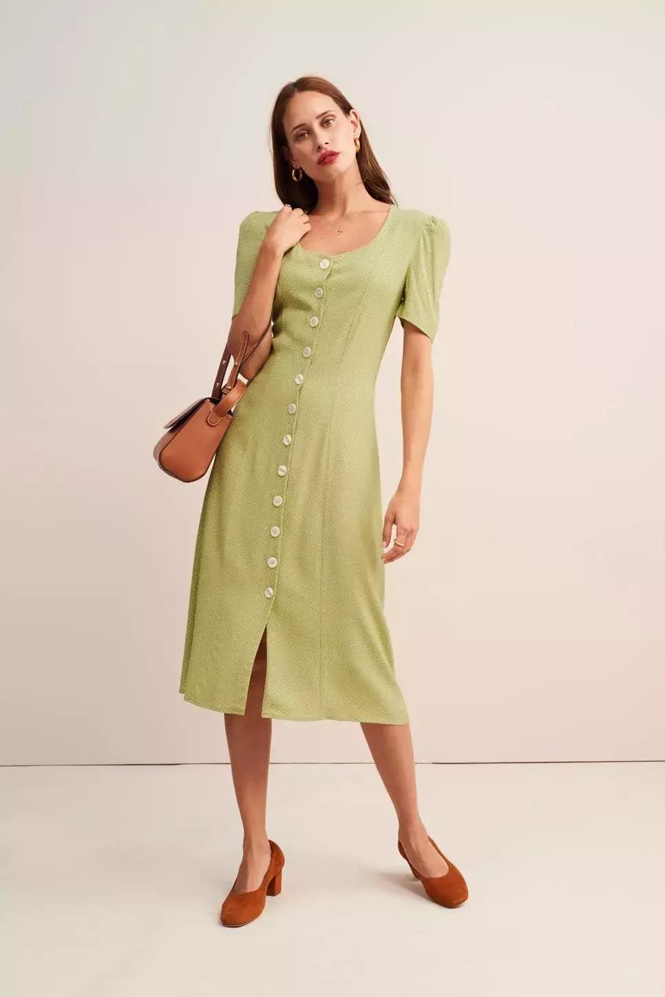 每次穿衣服感觉特别厚重,每次穿衣服的时候都觉得难受