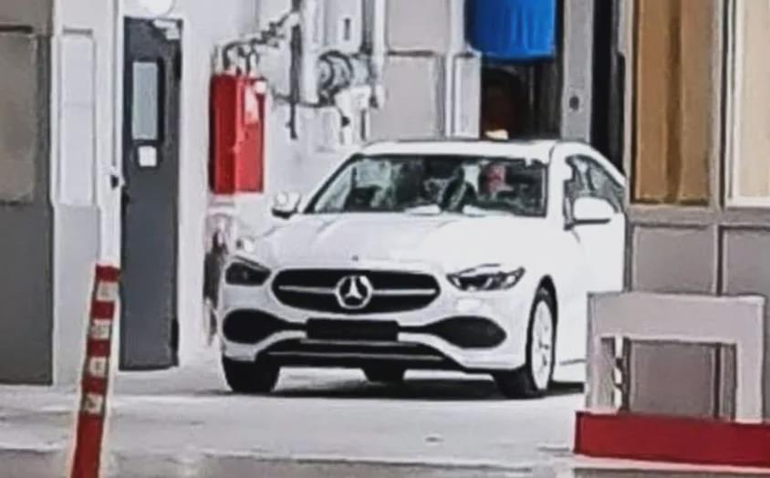 曾经的奔驰s级配置,曾经的豪华车型现在无人问津了