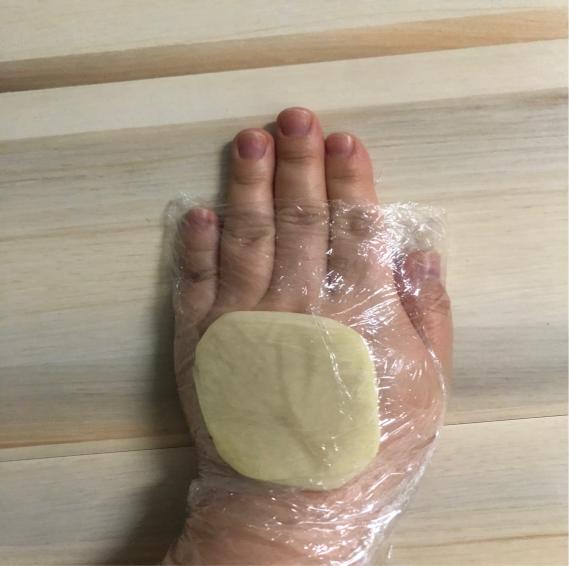 输液鼓包了疼怎么办,输液时鼓包了可以揉吗