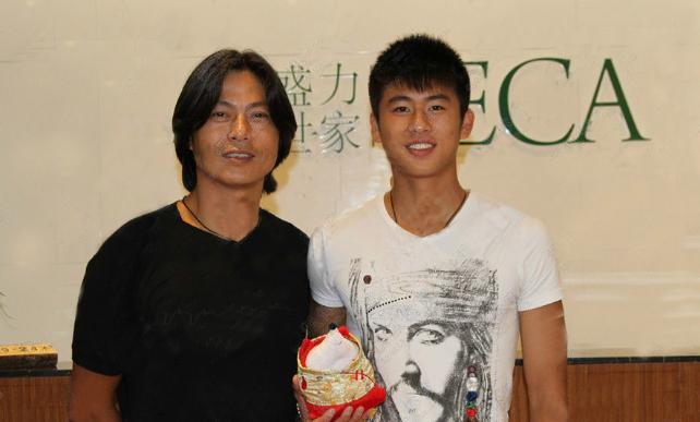 中国足球留洋人物志,中国球员张玉宁信息