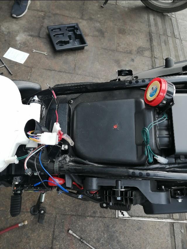 油腻大叔,油腻大叔被看上完整版